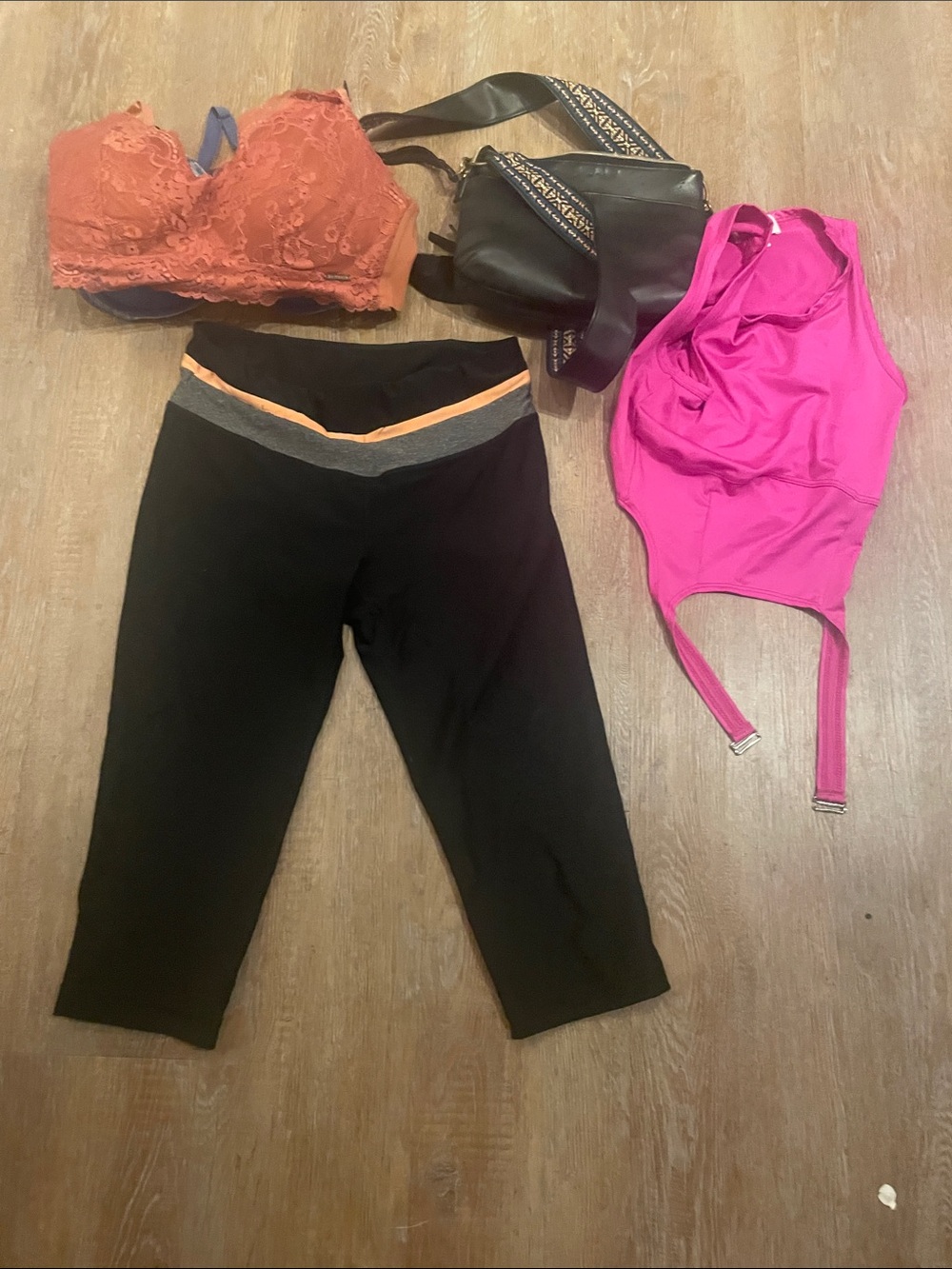 Black Capri Leggings with Contrast Waistband - Women's Active Pants